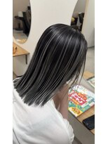 チザン(TIZAN)&nbsp;プレイングカラー × シルバーコントラストボブ