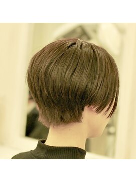 キミドリ(KIMIDORI) ジェンダーレスなハンサムショート30代40代【恵比寿KIMIDORI】