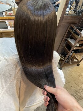 シェノン 西梅田(CHAINON) レイヤーカット/オリーブベージュ