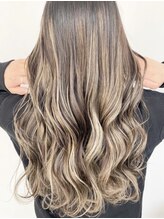 KAMI CHARISMA TOKYO ★カラー部門受賞　ステアケースのデザインカラー