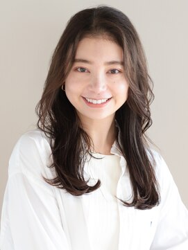 アフロート ギンザ(AFLOAT GINZA) 大人可愛い20代30代40代外前髪長めロングレイヤー 黒髪