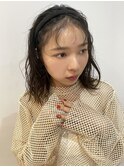 簡単ヘアアレンジこなれミディニュアンスウェーブダークアッシュ