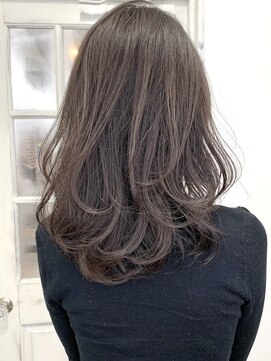 アイヴィ 表参道(IVY) レイヤーカット　韓国カラー　シースルーバング　水越