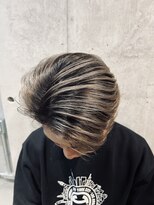 リベルテ グリット(Liberte Grit)&nbsp;欧風メンズバレイヤージュセンターパートブリーチハイライト眉毛