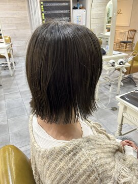 シアン 立川店(Shian) ぱつっとボブ×オリーブベージュ