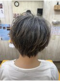 癖を活かしたラフな質感の丸みショート