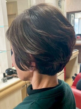 ヘアークリアー 春日部 ミセス 癖を活かしたショートスタイル 白髪染め