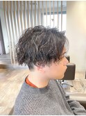 Haleブルーブラックニュアンスパーマスパイキーショートバーバー