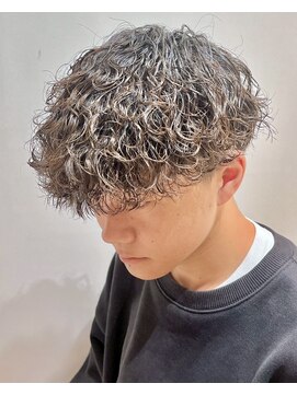 グロップ 町田(GLOP) 動きと束感のメンズ波巻きパーマ