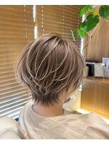ラメールアヴェダ イオンモール秋田店(Lamelu AVEDA) 柔らかさと立体感を叶えるハイライトショート