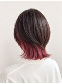 秋色ワインレッド×インナーカラーの外ハネミディアム