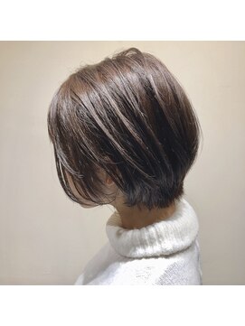 マギーヘア(magiy hair) [meyou]ハイライトスモーキーグレージュ ショート