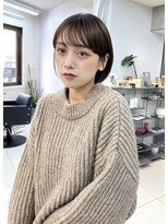 ヴェイン 渋谷(vain)&nbsp;丸みショートボブ　シースルーバング　ベージュ ぱっつん前髪