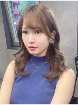 アイユー(ii+U) 大人ガーリー　フェイスレイヤー　ベージュカラー