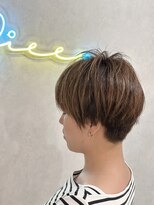 ニィ(2iee.)&nbsp;超ストレート毛のマッシュショート