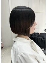 10代20代30代/顔まわりのエギョモリが可愛い前下がり王道ボブ