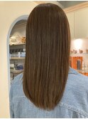 大人女性落ち着きカラーうるツヤヘア冬のメンテナンスケア