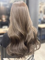 アリュウル 表参道 青山(Allure)&nbsp;ブリーチ無しダブルカラー〈オリーブベージュ〉 佐藤