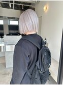 ホワイトブロンド/ハイトーンボブ/切りっぱなしボブ/ミニボブ