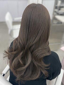 エヌアイ オモテサンドウ(ni omotesando) ☆透明感たっぷりオリーブベージュ 明るめカラー☆