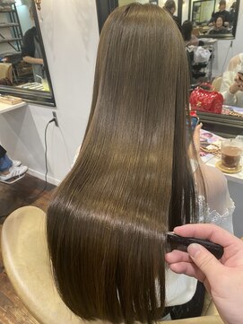 モア(more) 艶感カラー～オリーブベージュ～