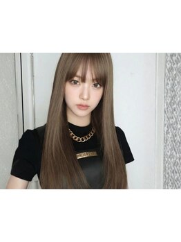 洗練されたストレートヘアの秘訣[ダブルカラー/前髪カット/インナーカラー/レイヤーカット/ボブ/ハイライト