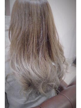 ケートゥレス(K-tres) 外国人風グレージュ