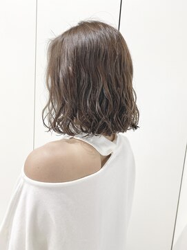 ジーニー 横浜(giinii) giinii渋谷_ボブパーマ_ラテベージュ_クリームパーマ