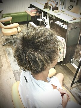 ヘアースペース 練馬店(hair space COCO) ツイストスタイルにハイライトメッシュ