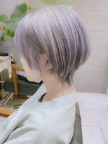 デイズ(days)&nbsp;ボブルフホワイトベージュくびれショートウルフボブ小顔カット