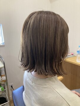 アトラクティヴ 外ハネボブスタイル