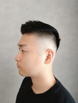 ソアー 新大阪(SOAR)&nbsp;バーバー刈り上げカットスキンフェードサイドパート【新大阪】
