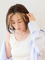 ルカバイリトル(luka by little)&nbsp;インナーカラーシアーベージュセンター分けボブ