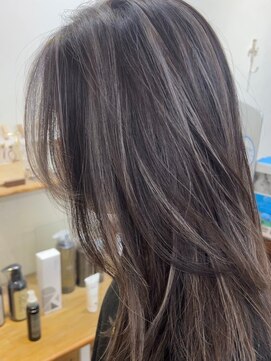 ラゴム 池袋(LAGOM) ホワイトグレーハイライト［池袋/髪質改善]