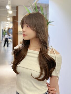 リンダ(LYNDA) デザインカラー/レイヤーカット/ウェットヘア/オリーブベージュ