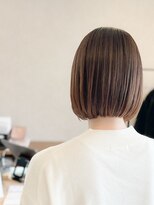 エホン(ehon)&nbsp;全方向からでもキレイと上品を合わせたナチュラルボブ