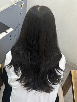 トッカ ヘアアンドトリートメント 難波店 透明感ある艶感グレージュ