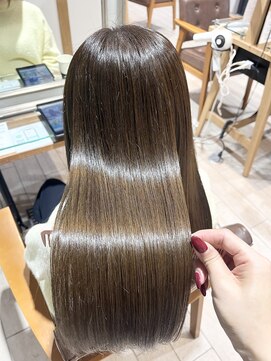 プラグ バイ ネオリーブ(plug by neolive) 小顔×髪質改善[髪質改善/縮毛矯正/韓国]J