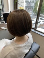 アトリエナガノ(atelier nagano)&nbsp;ニュアンスカラー/センターパート/ツヤ髪スタイル/ブルージュ