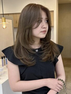 アム(am) グレージュ切りっぱなしボブ前髪ありミニボブミルクティベージュ