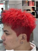 赤髪刈り上げスパイキーショートアップバング