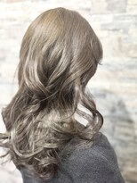 ヴィソップ(V.S.O.P)&nbsp;華やか透け感グレージュ巻き髪