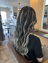ラッシュヘアエン(Rush hair en)&nbsp;エクステでつくるハイライト