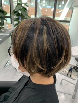 エンディアリング 東銀座(Endearing) お洒落ショートカットボブヘア白髪染め白髪ぼかしハイライト