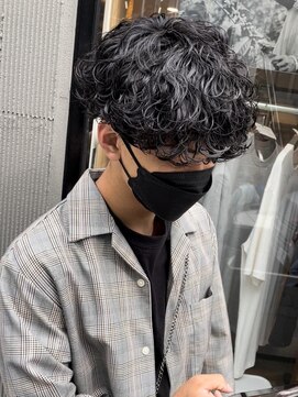 フィフスワン(fifth one) 波巻きパーマツイストスパイラルパーマメンズマッシュパーマ