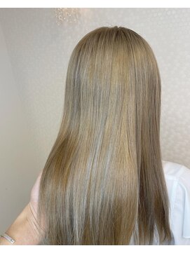 ヘアーアンドメイク ドレス(DRESS) ミルクティベージュ