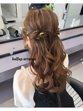 ニィ(2iee.) 結婚式参列ハーフアップ