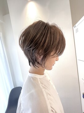 ルアン(Leun) 耳掛け丸みくびれショートボブ20代30代40代50代