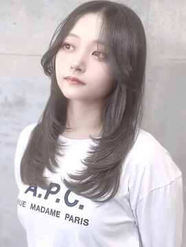 ジィルム(XELM) レイヤーカット　グレージュ【高崎/高崎駅/高崎駅西口】