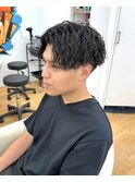 【強めツイストスパイラルセンターパート】刈り上げ爽やかメンズ